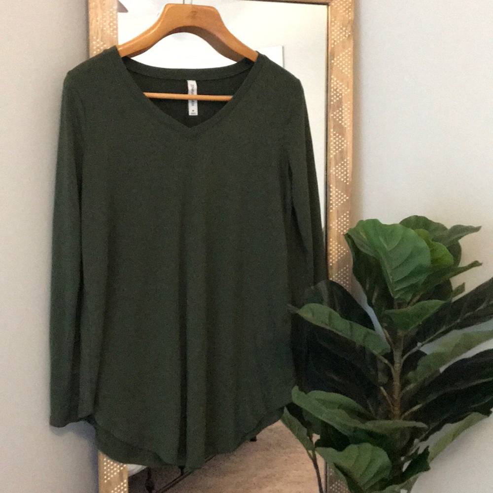Loose-fitting, Dark Green Tunic length V Neck